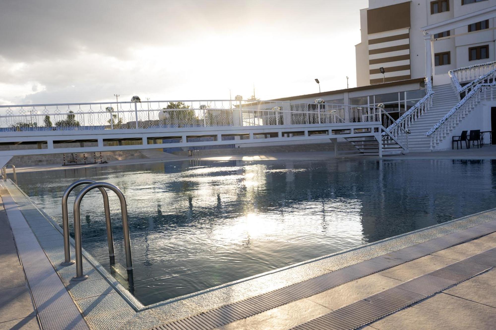 Emin Kocak Termal & Spa - Convention Center Νεβσεχίρ Εξωτερικό φωτογραφία
